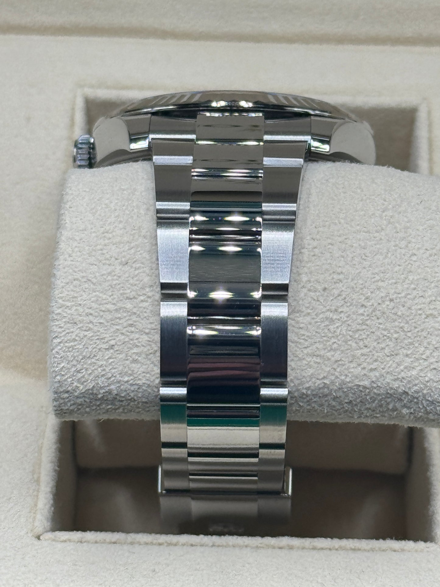 Brand New 2024 Rolex Datejust 41 White Dial 126334
