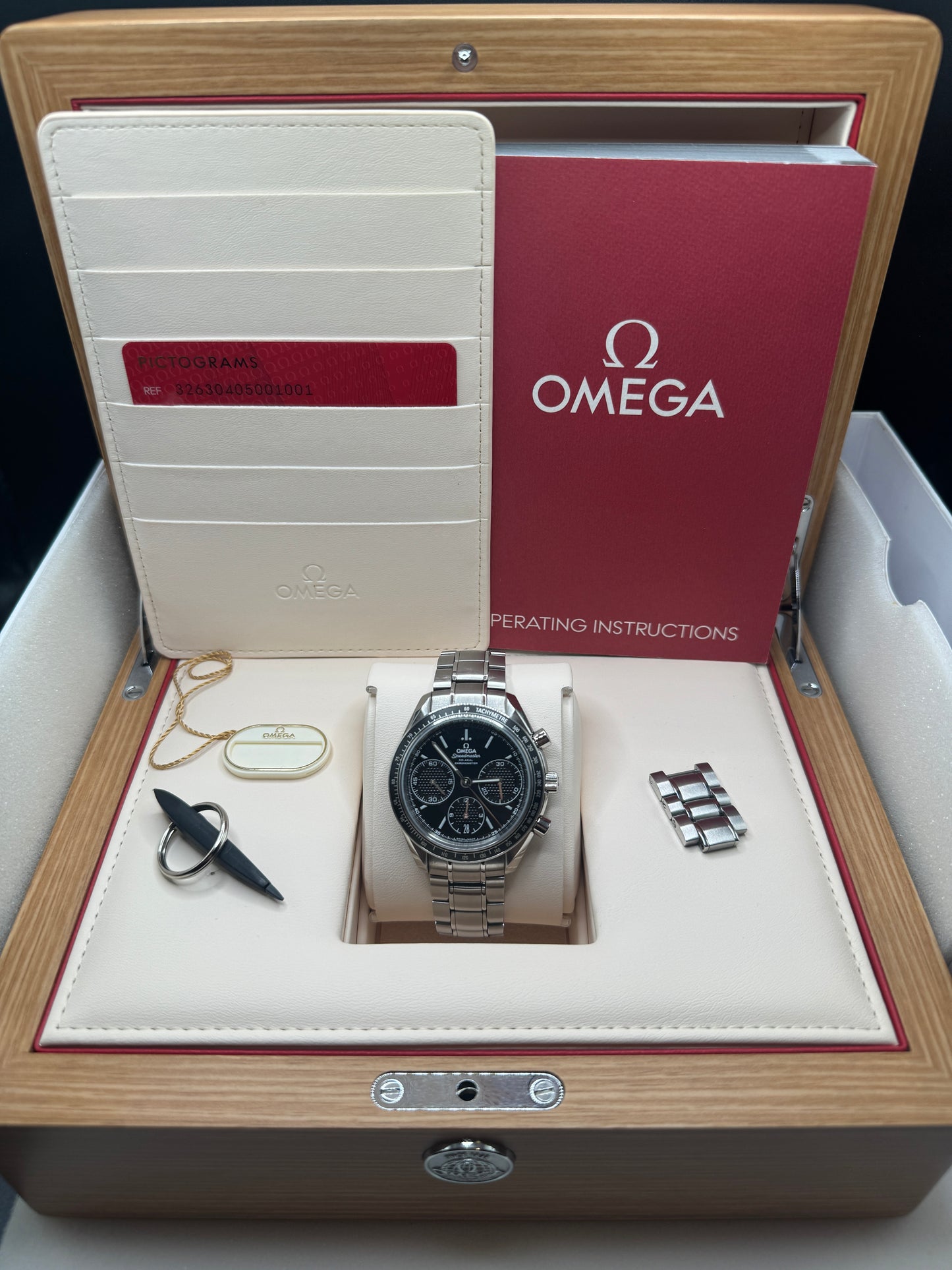 2021 Omega Speedmaster Racing 39.5mm 326.30.40.50.01.001
