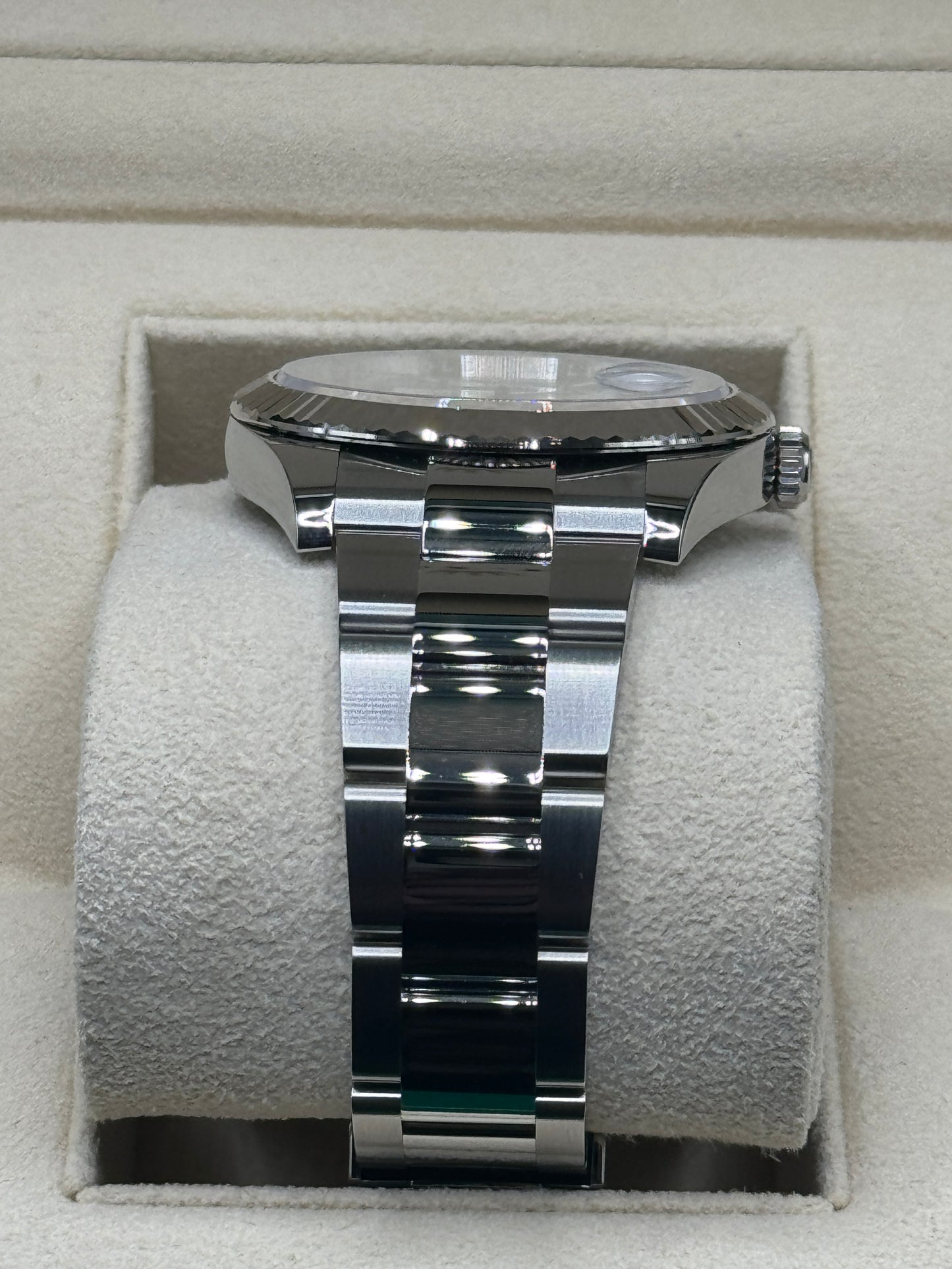 Brand New 2024 Rolex Datejust 41 White Dial 126334