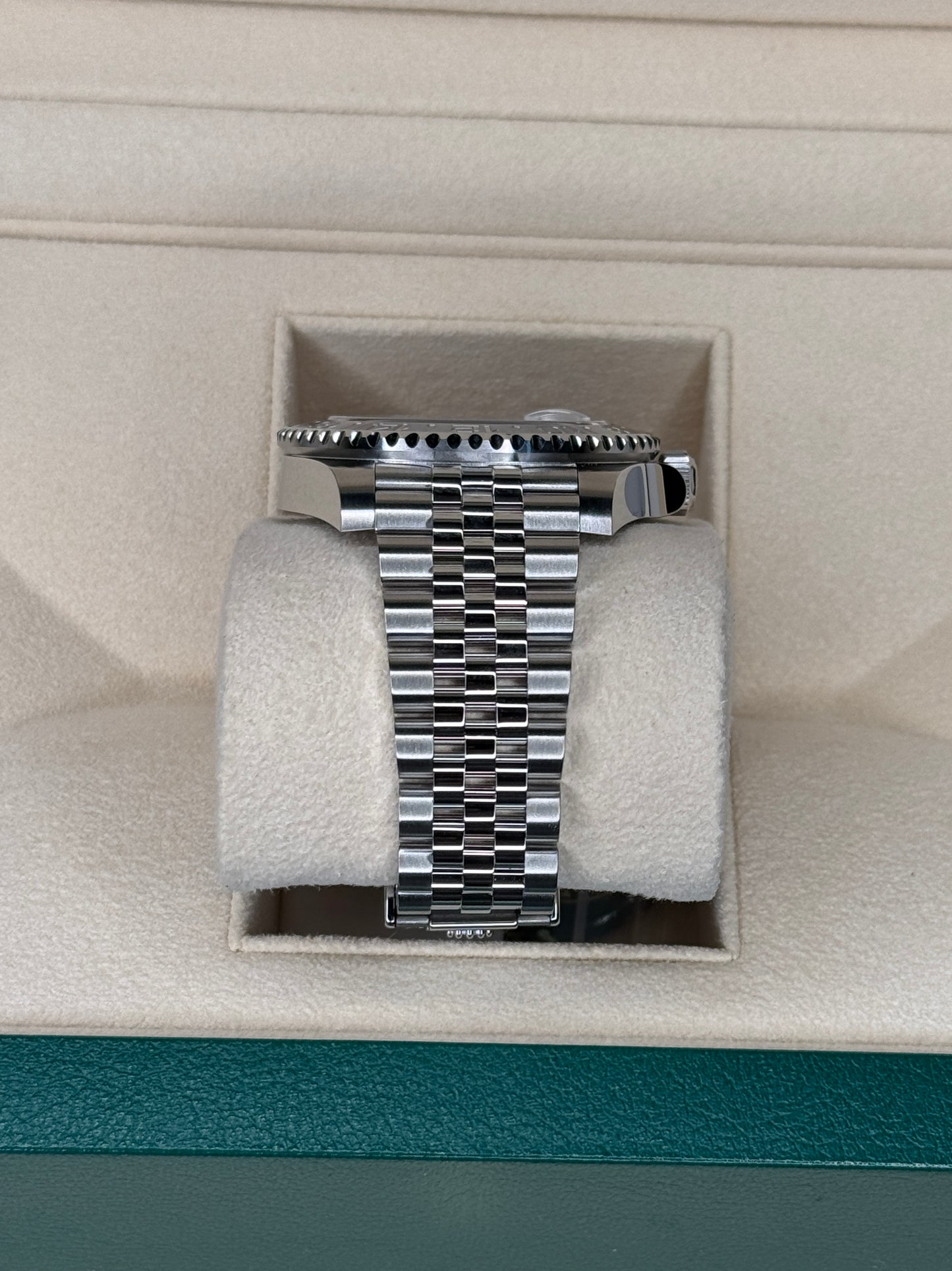 NEW 2025 Rolex GMT-Master ii “Bruce Wayne” 126710GRNR