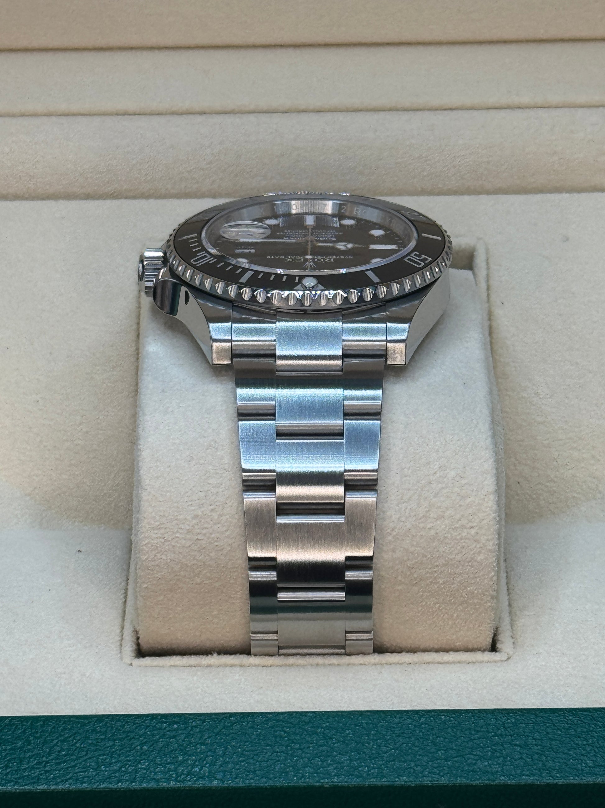 2024 Rolex Submariner Date 126610LN links