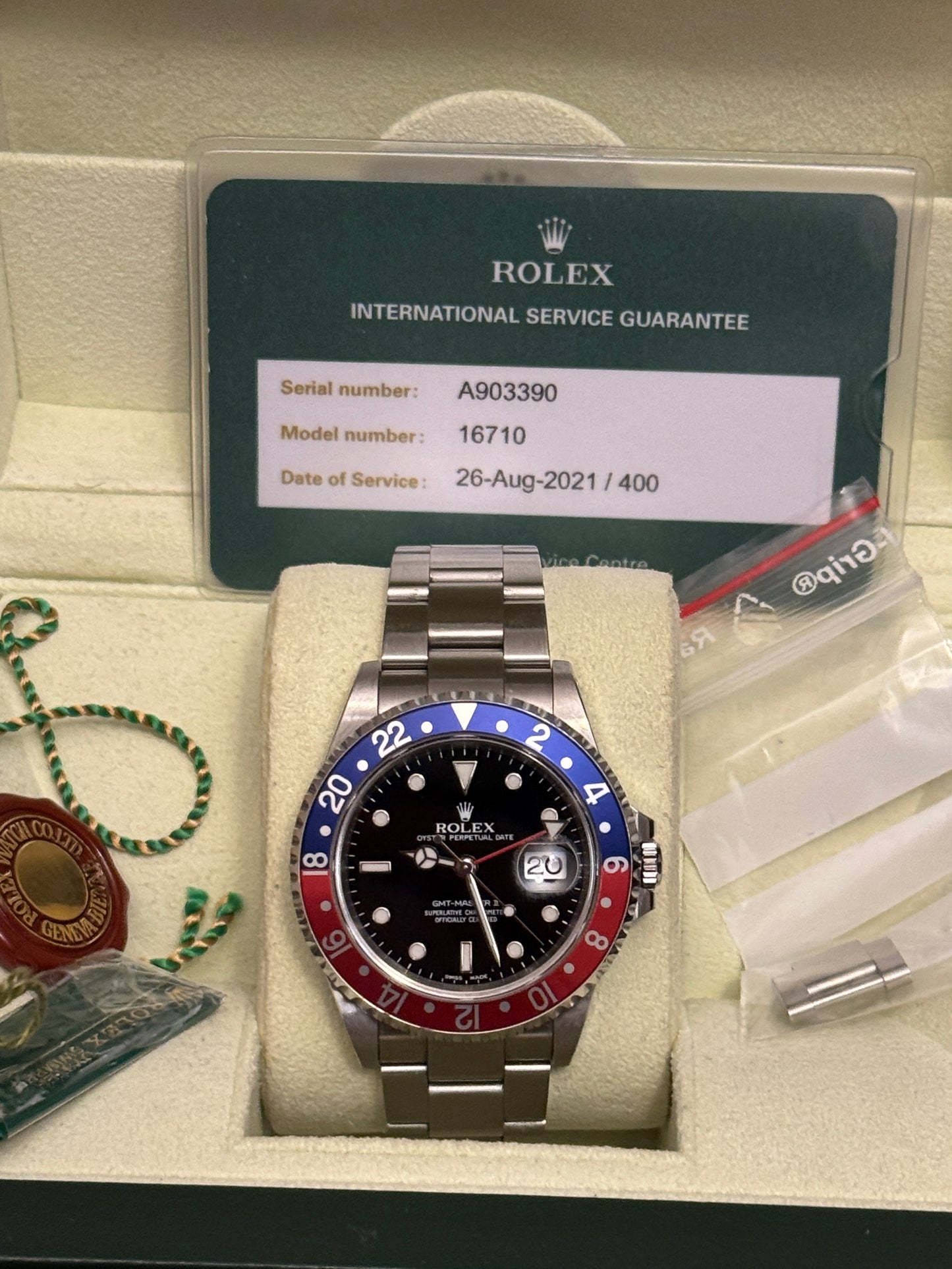 1999 Rolex GMT-Master ii “Pepsi” 16710