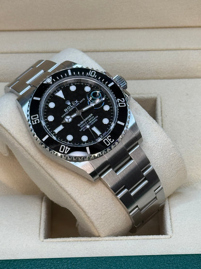 Rolex Submariner Date 126610LN black Cerachrom bezel