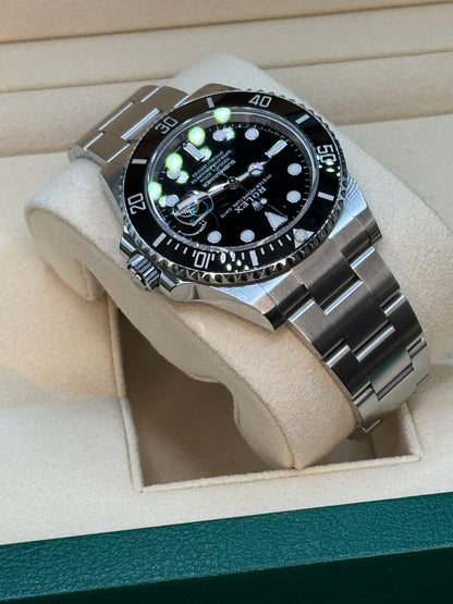 Rolex Submariner Date 126610LN side profile