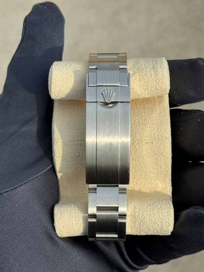 2015 Rolex Submariner Date “Hulk” 116610LV