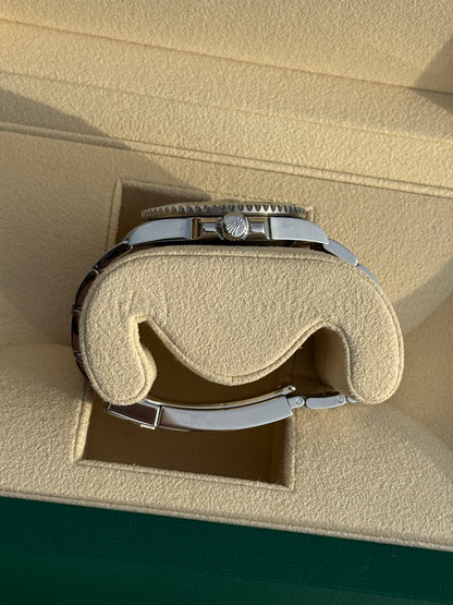 2015 Rolex Submariner Date “Hulk” 116610LV