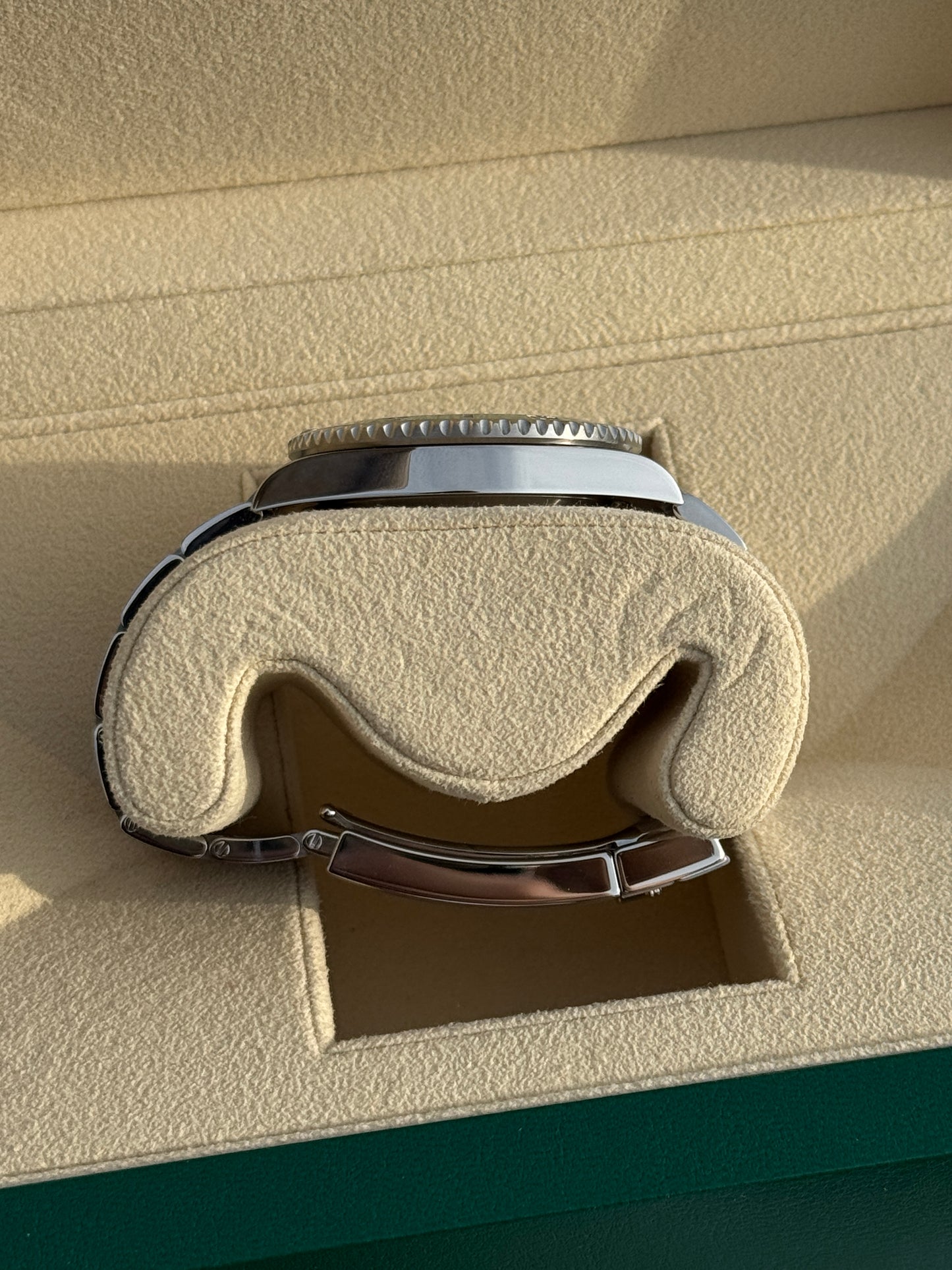 2015 Rolex Submariner Date “Hulk” 116610LV